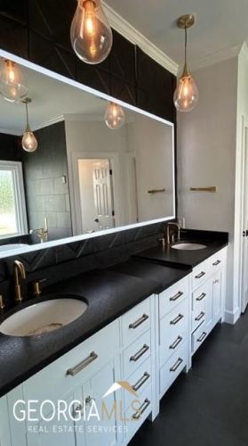 2712 Whitecrest Cir, Conyers GA  30013-2482 exterior