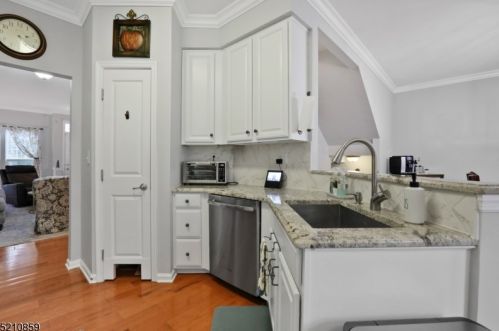 87 Thomastown Rd, Dover NJ 07803-3019 exterior