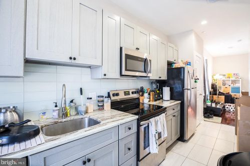 46 44 St, Philadelphia PA 19104-2939 exterior