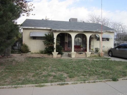 520 Ruiz St, Redlands, CA 92374-3101