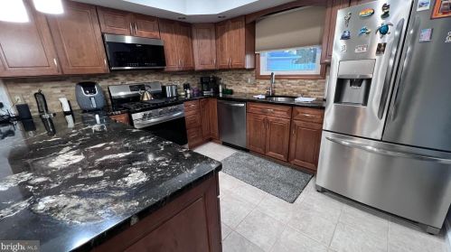 223 Trenton Ave, Trenton, NJ 08638-3432