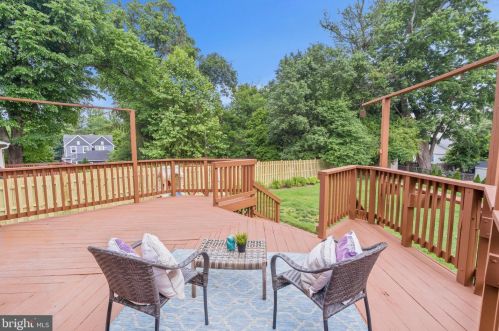 608 Greenbrier Dr, Silver Spring MD 20910-4269 exterior