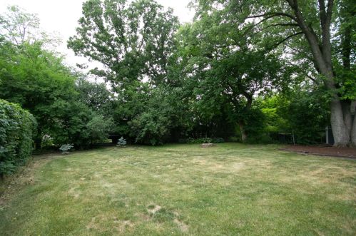 706 Deerpath Dr, Bannockburn IL  60015-4163 exterior