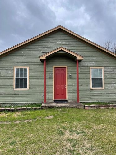 324 Texas St, Cedar Hill, TX 75104-2612