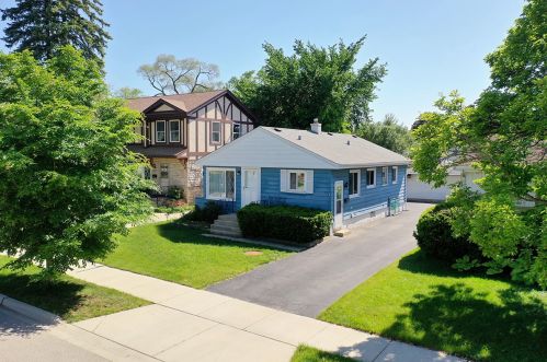 2259 Scott St, Des Plaines, IL 60018-3146