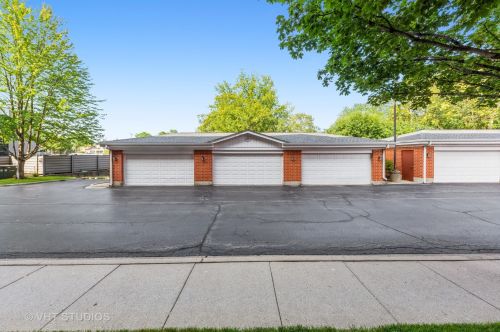 100 Milwaukee Ave, Wheeling IL  60090-3110 exterior