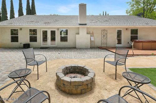 1258 Los Amigos Ave, Simi Valley CA  93065-4025 exterior