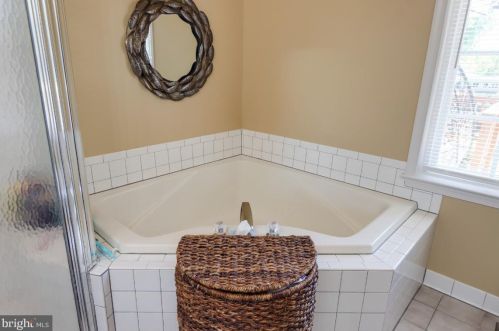 384 Turnberry Dr, Charles Town WV  25414-3930 exterior