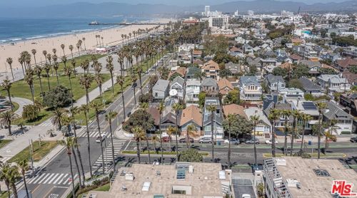 10 Ocean Park Blvd, Santa Monica CA  90405-3587 exterior