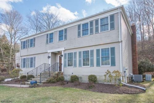 33 Forrest Rd, Dover, NJ 07869-4311