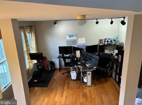 3909 Leaf Lawn Ln, Woodbridge VA  22192-4901 exterior