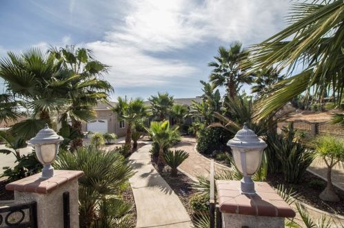 19049 Warren Rd, Riverside, CA 92508-9405