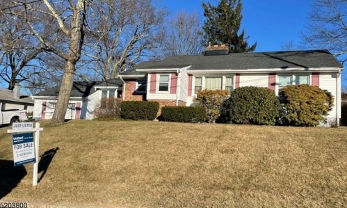 8 Brookside Rd, Netcong, NJ 07857-1404