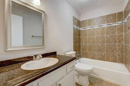 2109 Via Del Norte, Carrollton TX 75006-4521 exterior