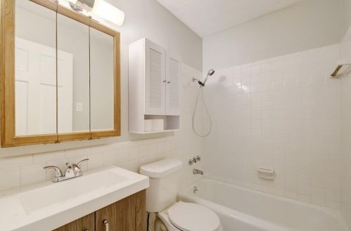 2302 Barton Skwy, Austin TX  78704-4704 exterior