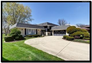 8024 Arrow Ln, Oak Brook, IL 60561-5213