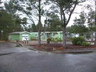 647 Ibolt Ct, Florence, OR 97439-8938