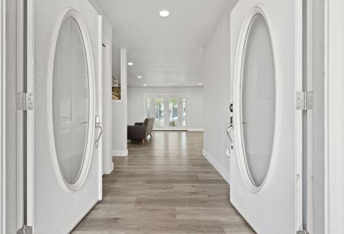 8716 Lodestone Cir, Elk Grove CA  95624-2520 exterior