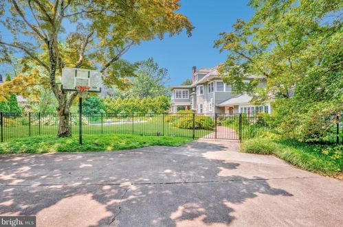 501 Warwick Rd, Tavistock NJ 08033-3831 exterior