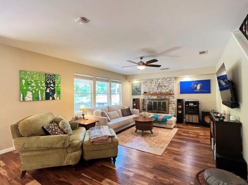 8303 Alabama Dr, Austin TX  78745-7615 exterior