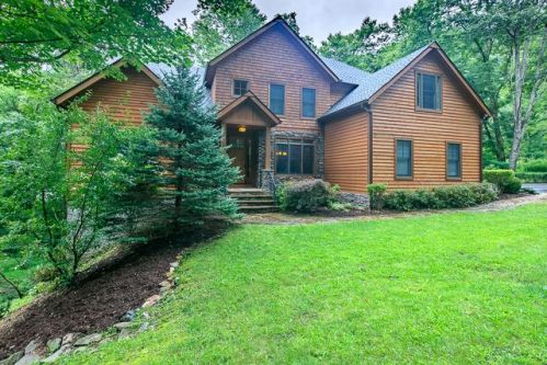 439 Brookside Dr, Boone, NC 28607-3882