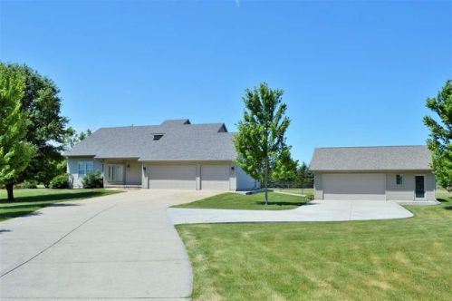 21732 650th St, Geneseo, IL 61254-8393