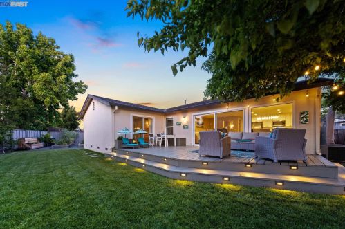 4498 Bacon Ct, Pleasanton, CA 94588-3918