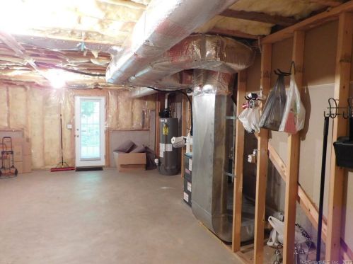 9 Sycamore Way, Wallingford CT  06492-4380 exterior