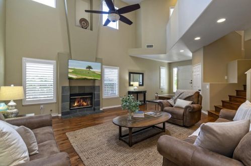 7834 Day Dr, Santa Barbara, CA 93117-1097
