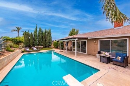 6750 Charing St, Simi Valley CA 93063-3926 exterior