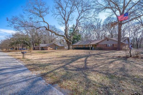 110 Leisure Ln, Whitehouse, TX 75791-3738