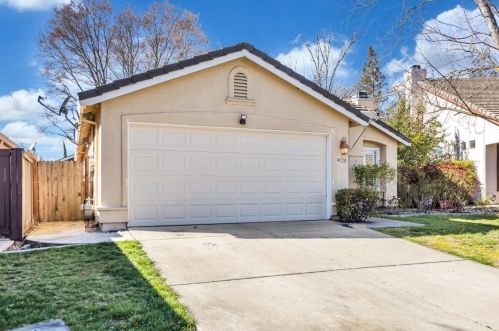 9028 Fernway Ct, Elk Grove, CA 95758-6351
