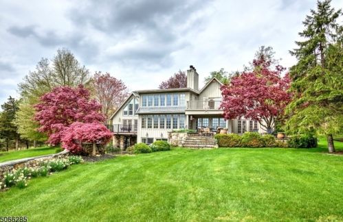 21 Longview Rd, Lebanon, NJ 08833-4502