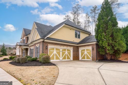1449 Kings Park Dr, Kennesaw, GA 30152-4827