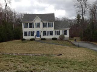 12 Misty Ln, Manchester, NH 03106-2191