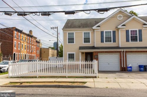 1537 19th St, Philadelphia, PA 19121-4120