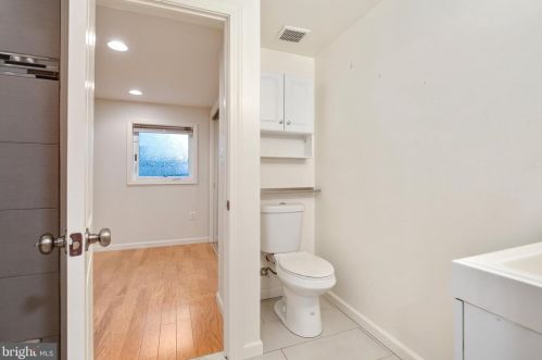 1611 Noyes Dr, Silver Spring MD 20910-2224 exterior