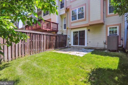 4 Casino Ct, Silver Spring MD 20906-5953 exterior