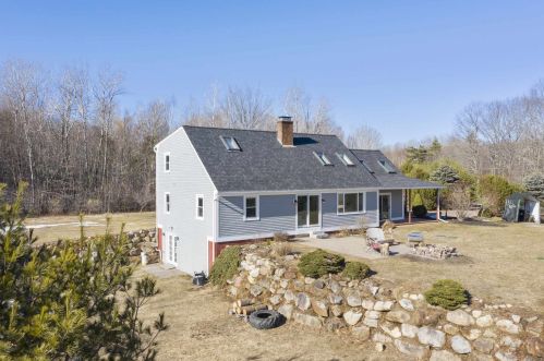 19 Patricia Ann Dr, Tilton, NH 03276-5812