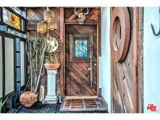 941 Pine Grove Ave, Los Angeles, CA 90042-1353