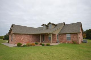 300 Summer Valley Rd, Blanchard, OK 73010-3108