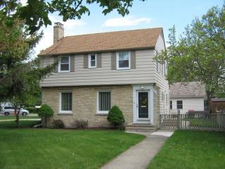 804 Grand Blvd, Joliet, IL 60436-1502