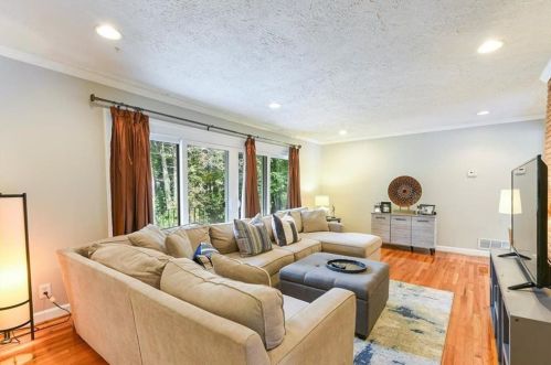 2777 Hedgewood Dr, Atlanta GA  30311-1231 exterior