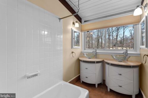 1006 Somerset Ln, Silver Spring MD 20904-6241 exterior