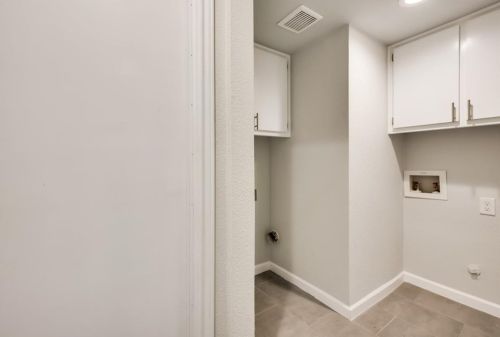 2525 Lk Bnd Ter, Carrollton TX 75006-2130 exterior