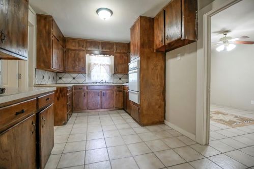 3325 25th St, Fort Worth TX  76106-3304 exterior