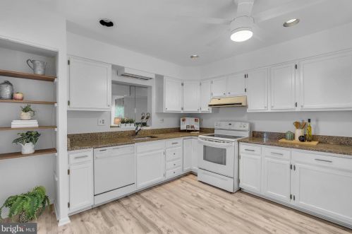 2938 Schoolhouse Cir, Silver Spring MD 20902-2561 exterior