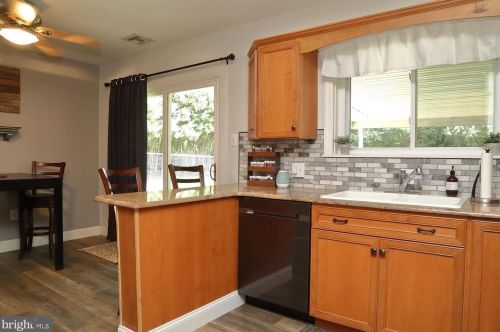 59 Pilgrim Dr, Lancaster PA  17603-6450 exterior