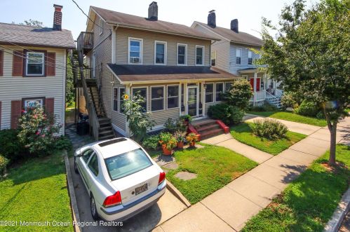 92 Wallace St, Tinton Falls NJ  07701-1811 exterior