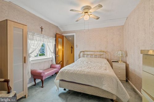 6729 Jackson St, Philadelphia PA  19135-2210 exterior